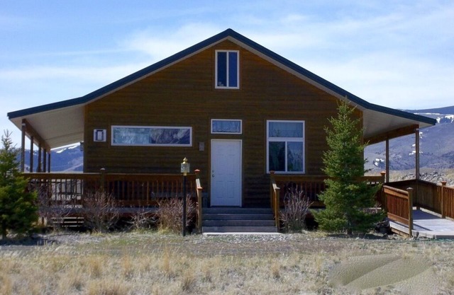 O'Carroll's Yellowstone Cabin