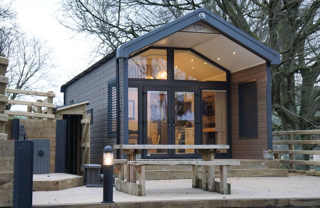 Oak Tree View - Cabin Sleeping 6 guests in 1 bedroom