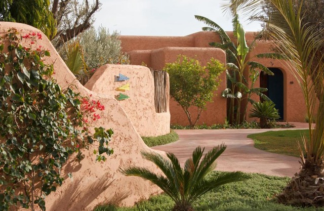 Oasis lodges