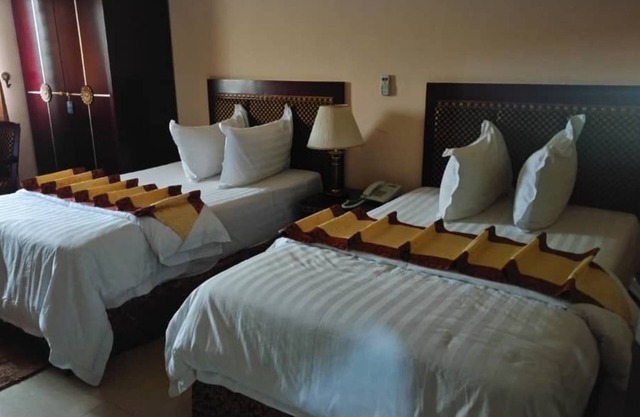 Obaa'S Golden Plaza Hotel