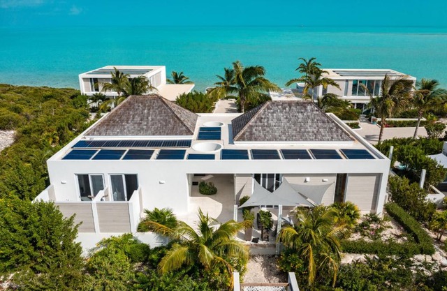 Ocean Dream 3 BR Villa Blue