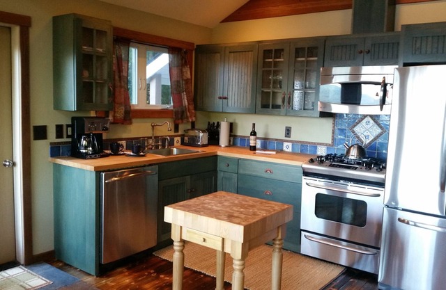 Ocean Front 100% Smoke-Free Read Our Reviews! Near Clover Pass and Knudson Cove
