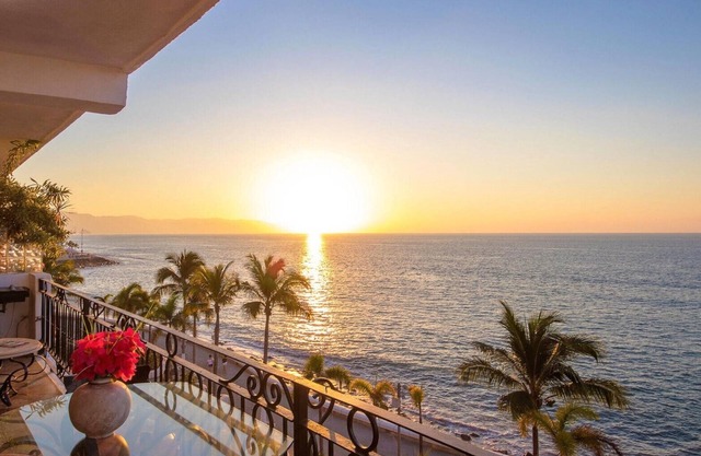 Ocean Front Casa Luz - Incredible Views in the best location!
