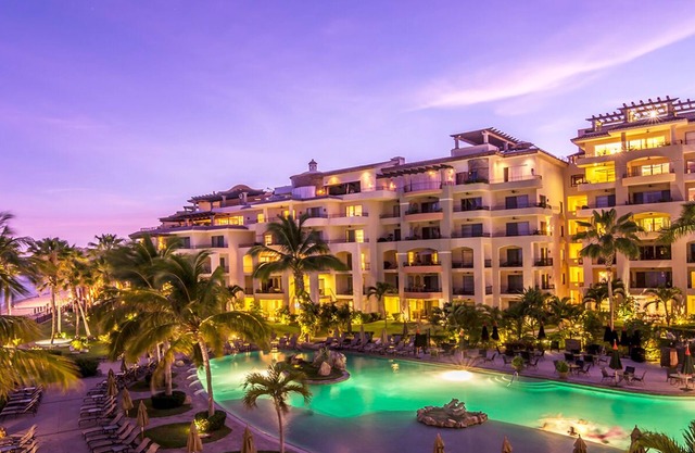 Ocean View 1 Bedroom Condo Cabo San Lucas, multiple restaurants, spa and gym