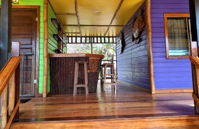 Ocean View Beach Front Green Cabana 3, AC, Wi-Fi, Swim Pool