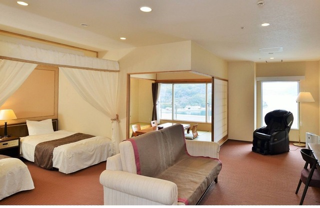 Ocean view on the top floor Semisuite room / Shozu-gun Kagawa