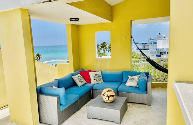 Ocean view penthouse, beach access. Beautiful private rooftop apartment