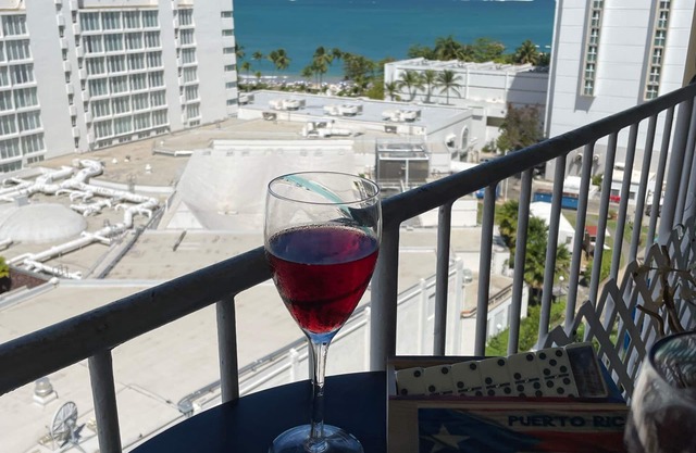 Ocean View with Balcony & Solar Generator Isla Verde nLOCATION-LOCATION-LOCATION