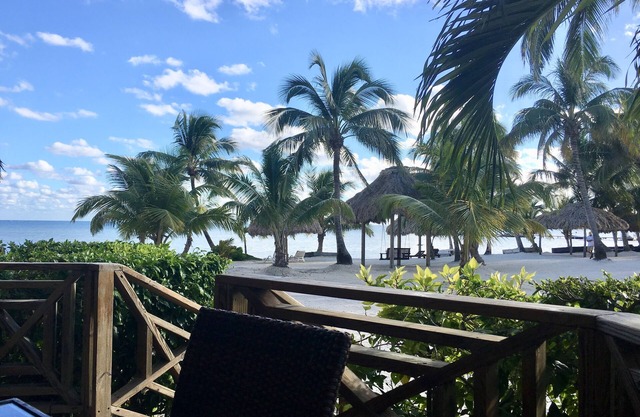 Oceanfront 2 BDR/2 Baths Condo at Captain Morgan resort-Ambergris Caye.Belize