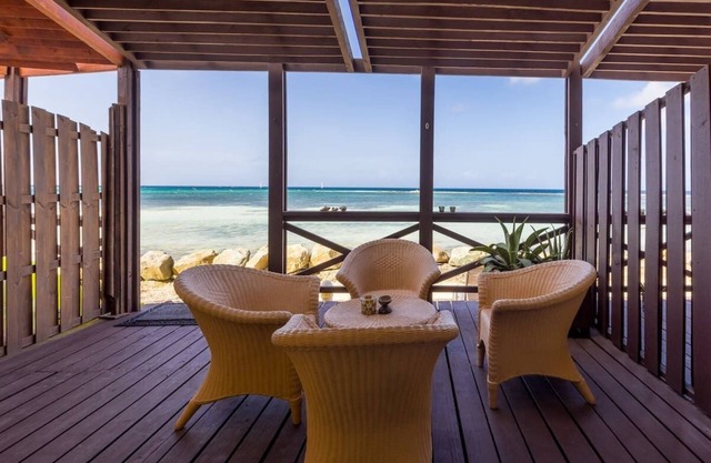 Oceanfront Beach Chalet w Spectacular View