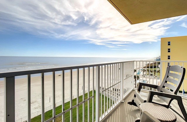 Oceanfront Condo - Pool - Beach - Fantastic Views