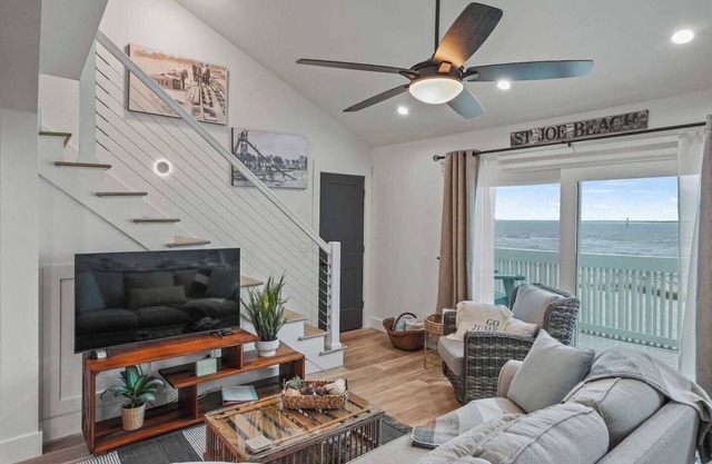 Oceanfront Condo | 2Bdm | ScallopSeason!