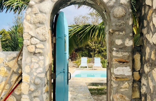 OCEANFRONT GATE HOUSE, PRIVATE POOL