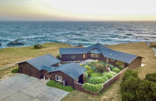 Oceanfront home with amazing views and privacy