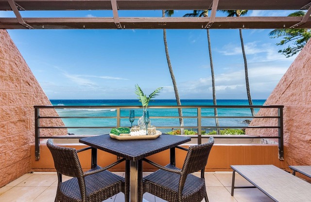 Oceanfront Luxury | Best View at Kuleana | AC | Pool | Lanai 614