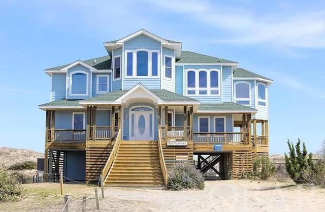 Oceanfront Luxury Home w/Private Pool, Hot Tub, Game Room & More!