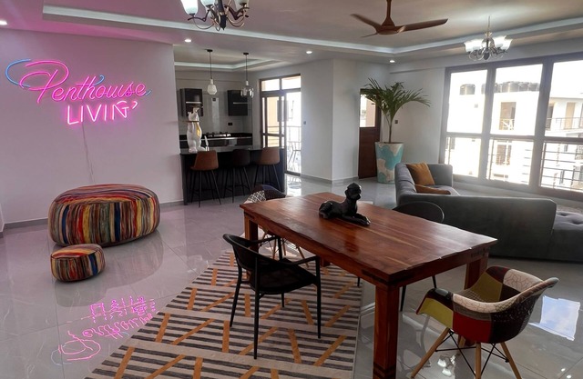 Oceanfront Luxury Penthouse w/Panoramic Views & Spacious Interiors
