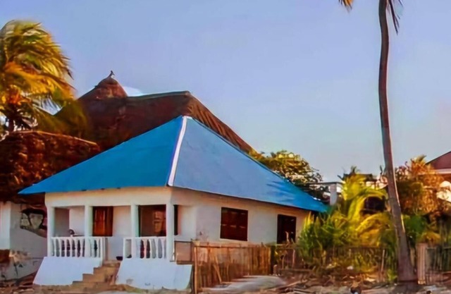 Oceanfront Oasis, Fisherman’s Cottage – Zanzibar’s Beachside Jewel!