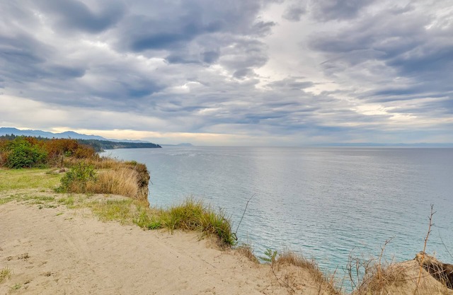 Oceanfront Port Angeles Home w/Mountain View!