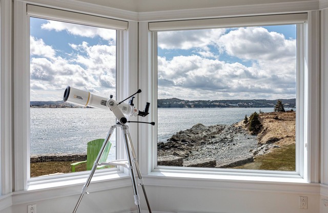 Oceanfront property with shoreline access; main floor master with ensuite.
