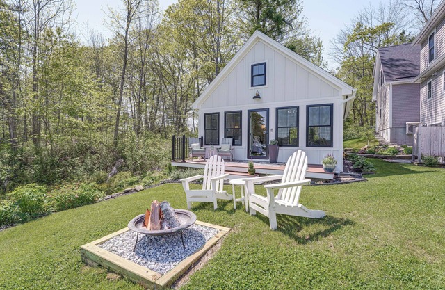 Oceanfront Studio w/Private Dock in Harpswell!