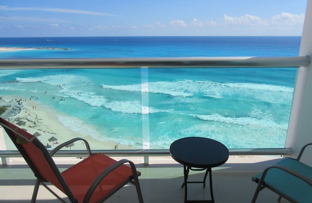 OCT NOV SALE. Beach Front Penthouse Ocean Dreams Resort w/Amazing Views!