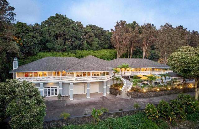 Ohia Kona Estates - An All Suites B&B