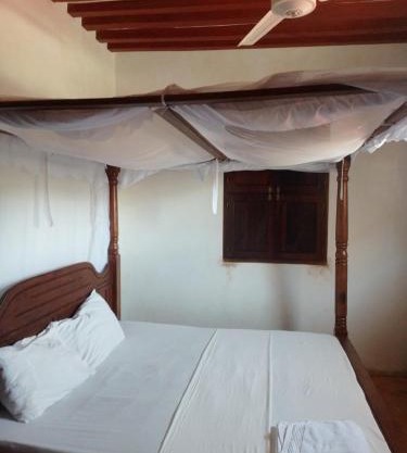 Ola Ola House