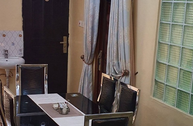 OLAXY3 Modern & Cosy En Suite Rooms. 3 Taofik Abolaji Street. Ilasa Mushin Lagos