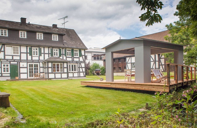 Old half-timbered house of a former watermill, 600 sqm garden