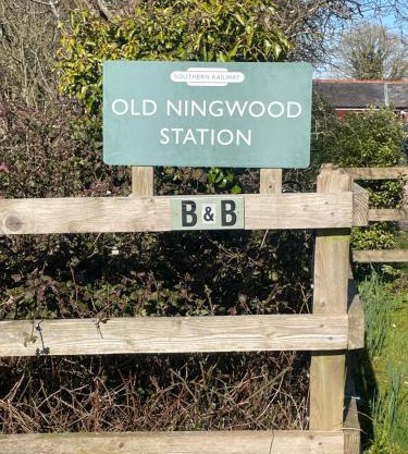 Old Ningwood Station Bed & Breakfast, Ningwood, Isle of Wight PO41 0TG
