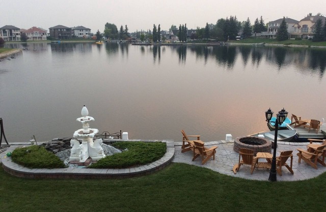 On The Lake. - Year Round Fun -Stay Somewhere Special