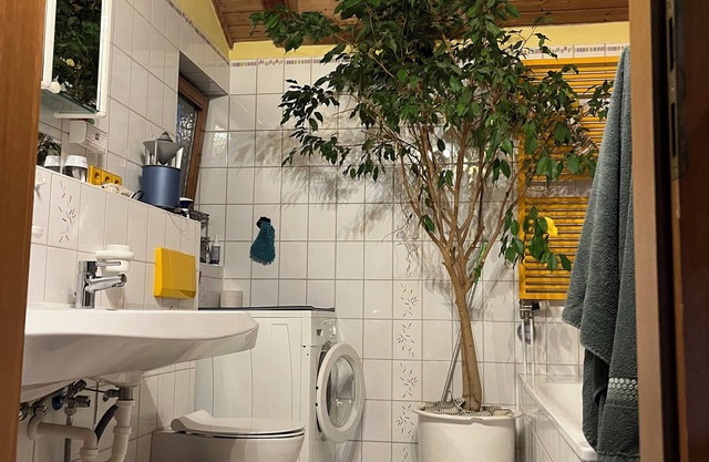 On the outskirts, close to the highway, all shopping facilities 2 rooms for 4 persons.