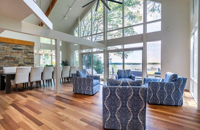 On the Waterfront Custom Chalet w Multiple Suites, Private Pier and Hot Tub in Edgewater