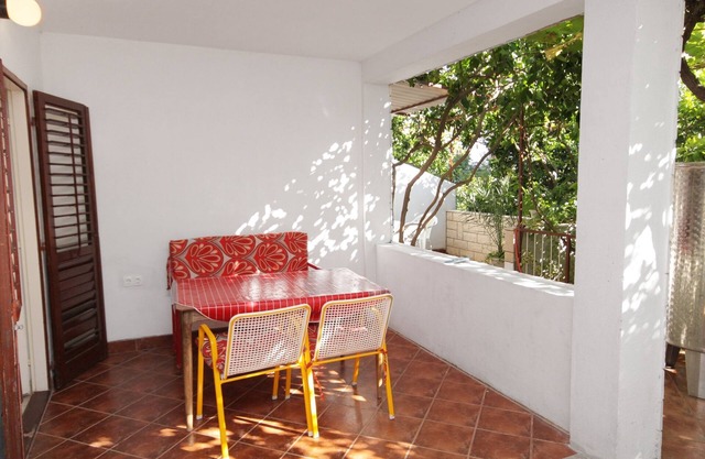 One bedroom apartment with terrace Stari Grad, Hvar (A-5724-b)