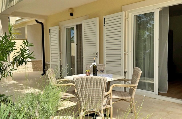 One bedroom apartment near beach Šilo, Krk (A-18704-b)