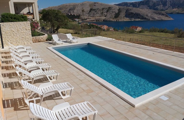 One bedroom apartment with terrace and sea view Metajna, Pag (A-6389-c)