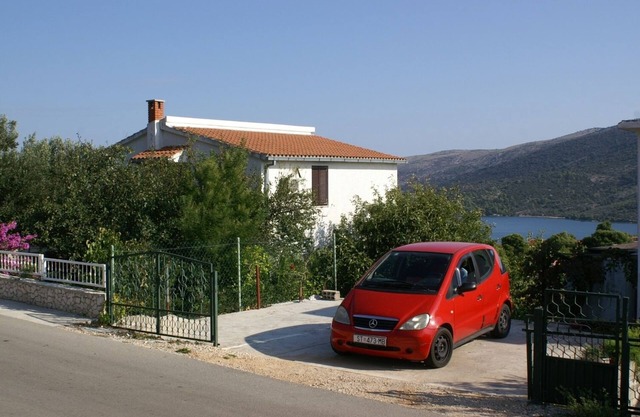 One bedroom apartment with terrace and sea view Marina, Trogir (A-1062-a)