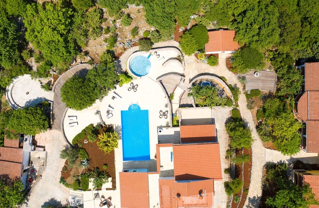 One bedroom apartment with shared pools