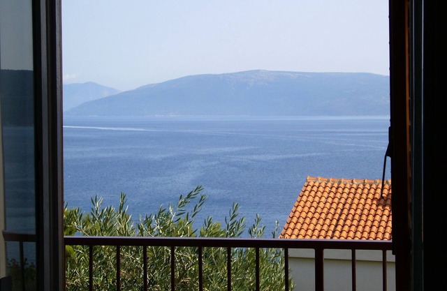 One bedroom apartment with balcony and sea view Valun, Cres (A-386-b)