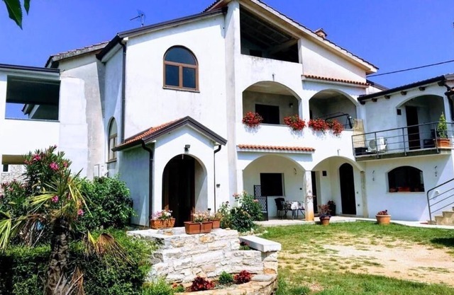 One bedroom apartment with terrace Sosi, Umag (A-16184-a)