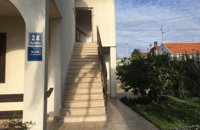 One bedroom apartment with balcony and sea view Zadar - Diklo, Zadar (A-11662-a)