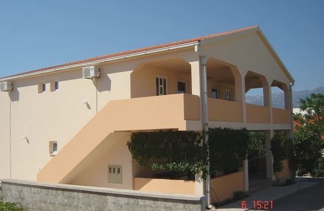 One bedroom apartment with air-conditioning Ražanac, Zadar (A-13707-d)