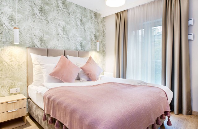 One- bedroom Apt; City Center; Balcony with Wawel Castle View