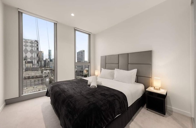 One-bedroom Modern Apartment in South Melbourne