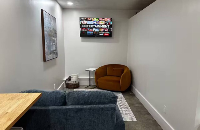 One of a kind ADU located in Omaha's Benson District!