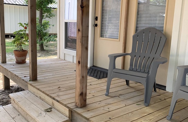 One of five modern bungalows- 1st Monday Trade Days, Music Festivals, East Texas
