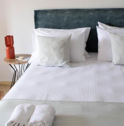 Oniropetra Luxury Suites