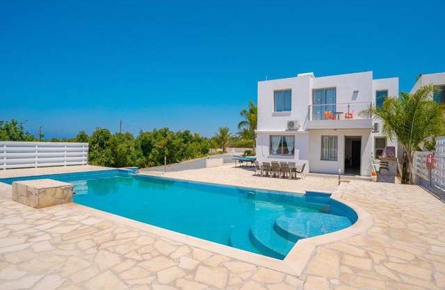 Oniros by Prestige Bookings