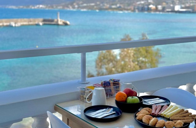 Opal Apartments Luxury by the Sea